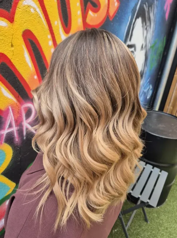 Coiffeur femme près de Bréhand